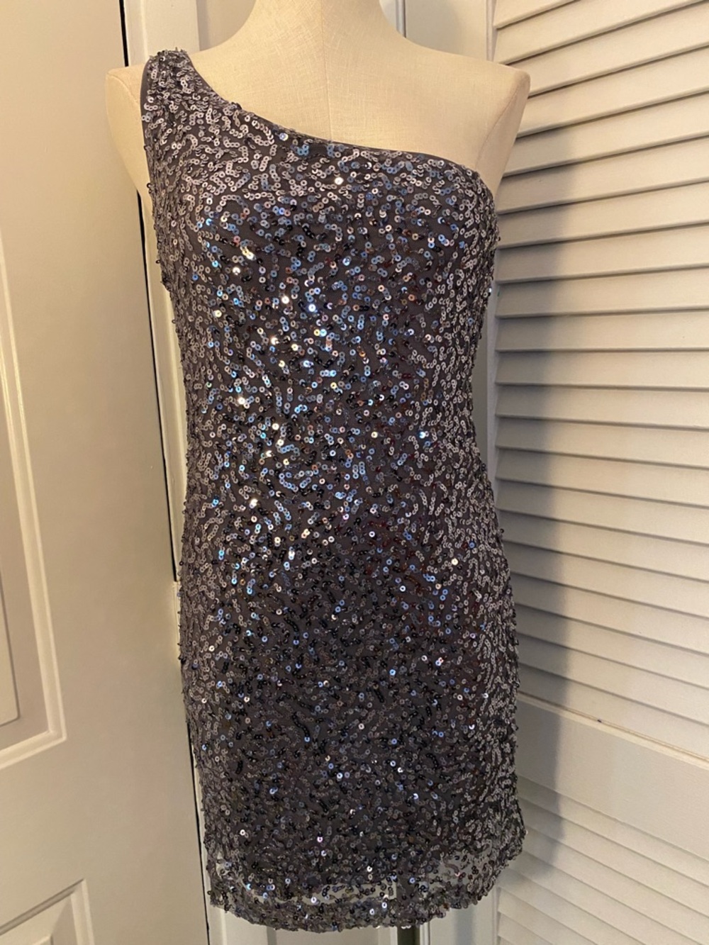 Rue21 One-Shoulder Gray Sequin Mini Dress- Size Large